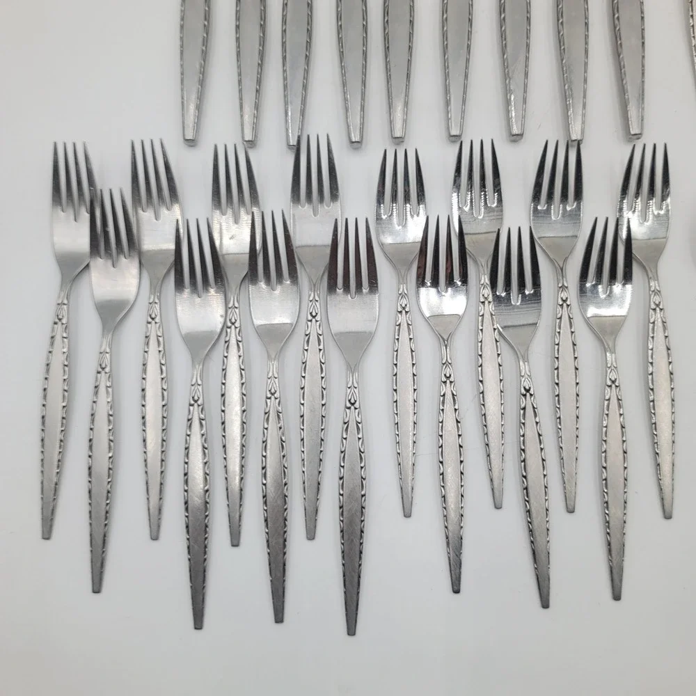 35pc Oneida Community Stainless Venetia Flatware Set Knives Forks Spoons